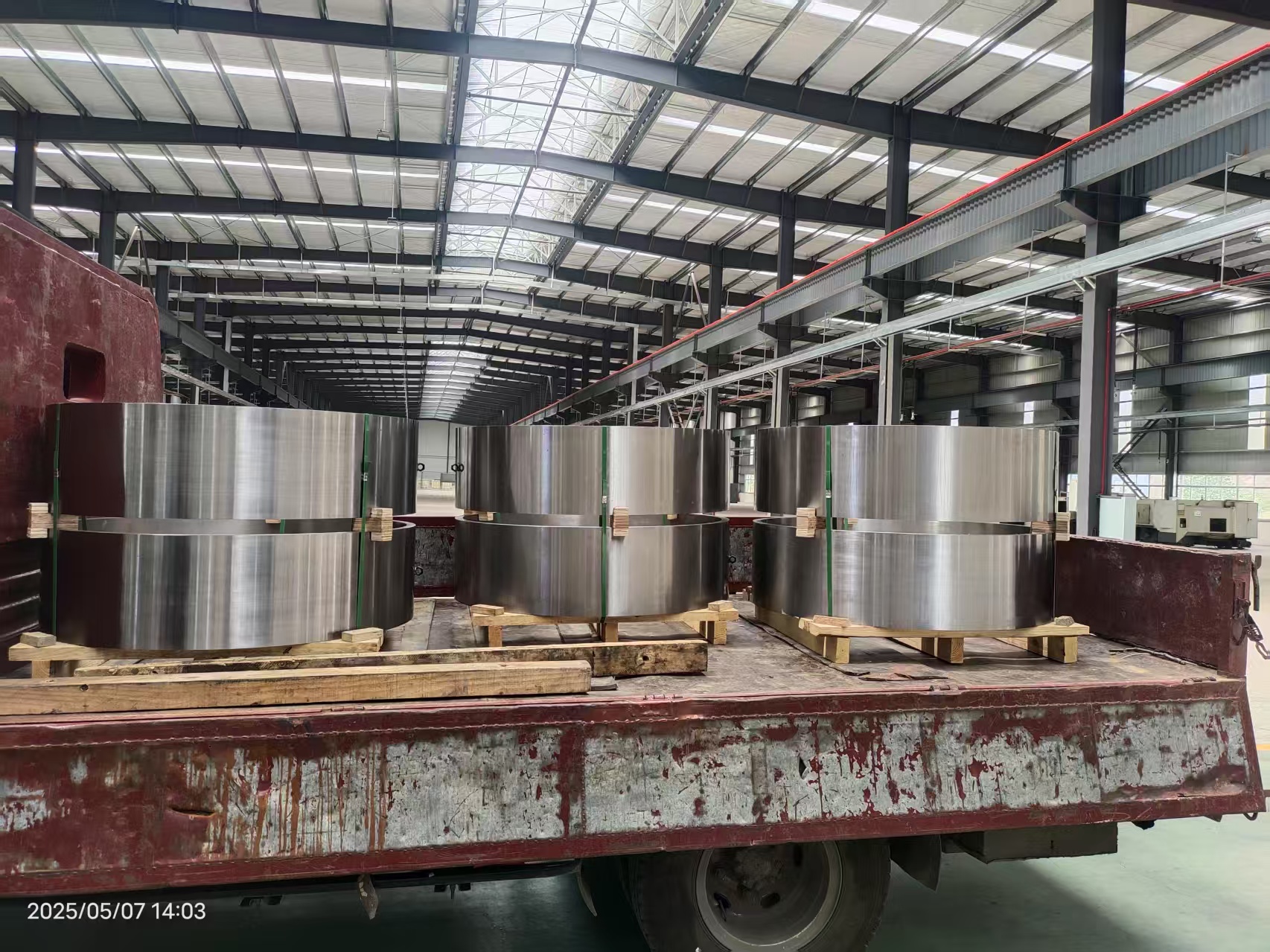 Jenis tempa peralatan mekanis apa yang cocok untuk tempa gandar depan gandar berongga?